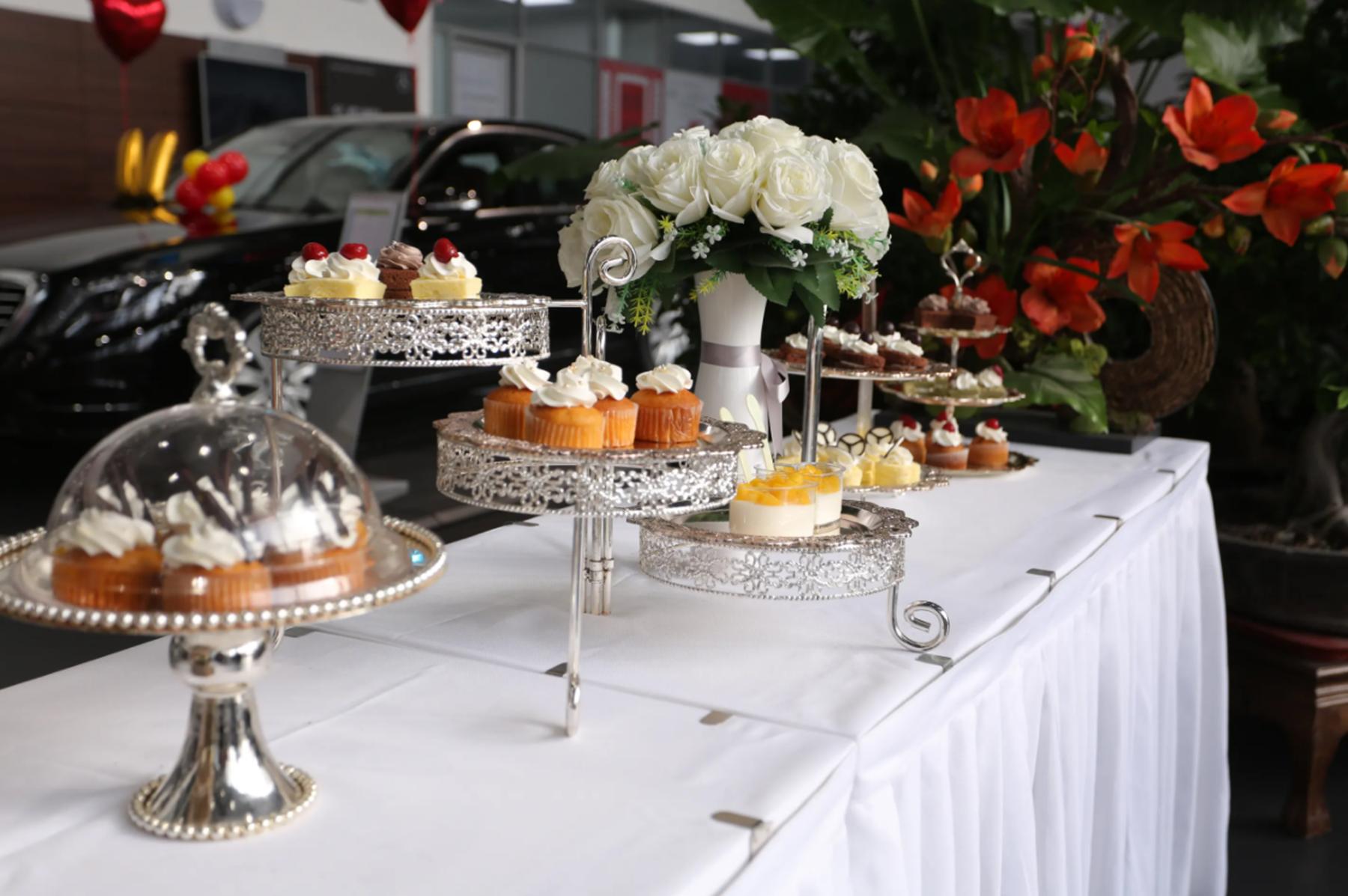 男子半年试驾80多次,男子4s店试驾奔驰