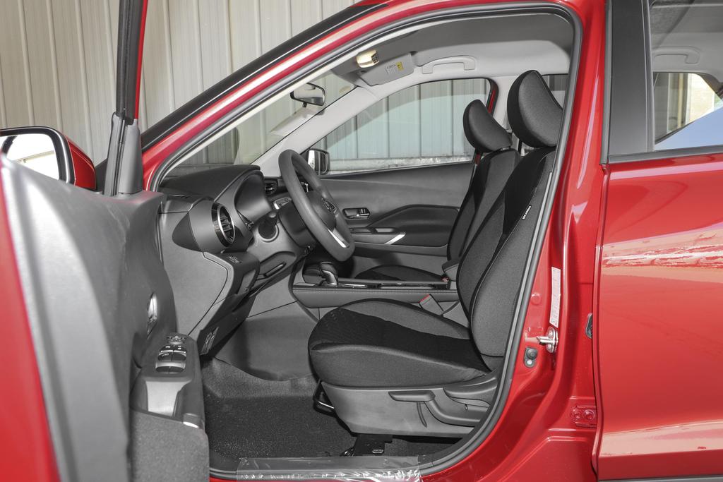 汽车保养与维修汽车贴膜,汽车贴膜汽车养护