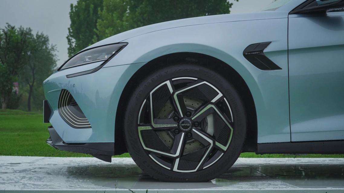 比亚迪海豹DMi的竞争对手有哪些,比亚迪海豹的对标产品