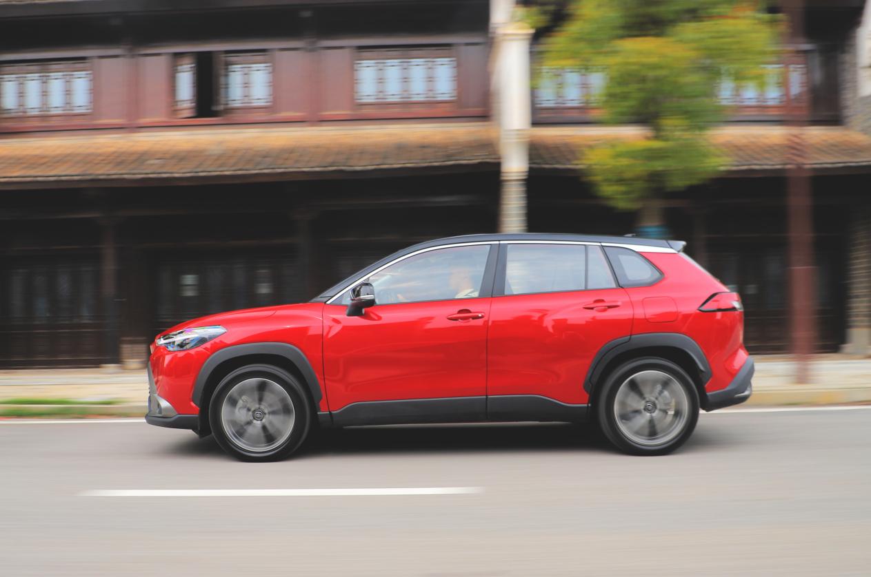 丰田最新suv车型锋兰达体验评测,试驾丰田锋兰达油耗