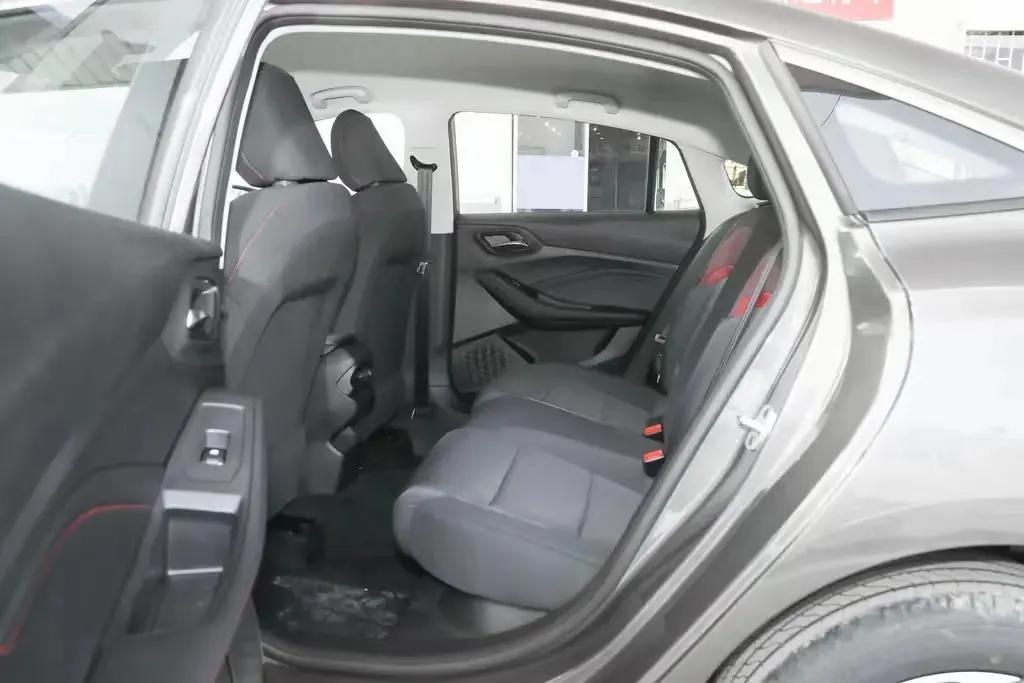 起售价6.78万却拥有18万车的配置,7.69万元起售高性价比家用好车