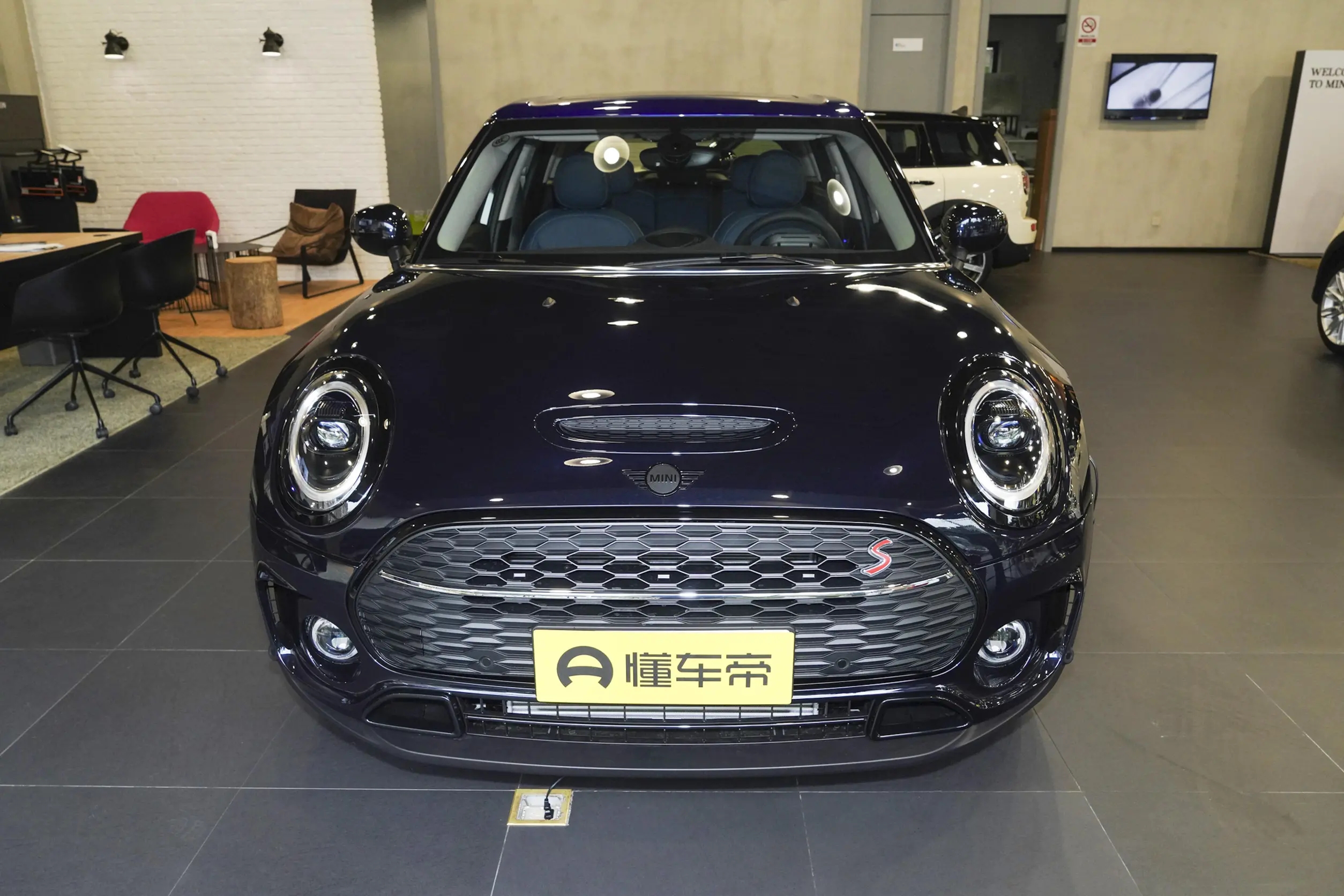 迷你车型clubman黑色,miniclubman车高