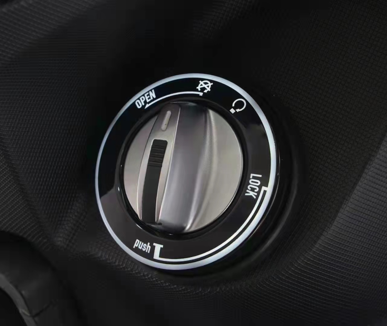 6980元！三業又来搞事情，颜值配置动力不错的小踏板——梦拉110