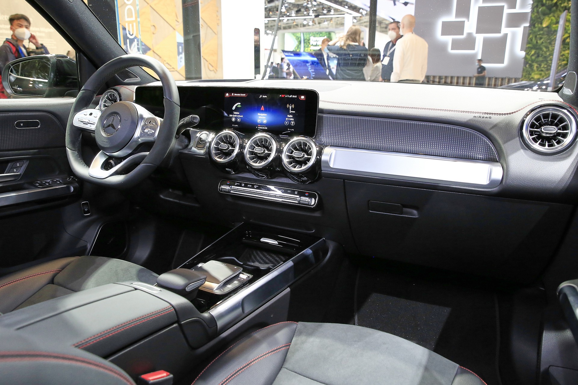 奔驰纯电动EQE2023款落地价格,eqe奔驰纯电2023款落地价