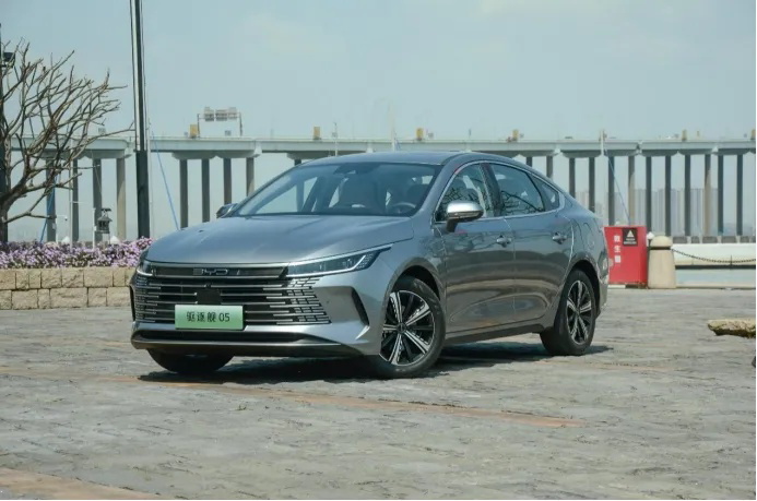 试驾驱逐舰05成为高价值之选,比亚迪宋prodm-i和驱逐舰05怎么选