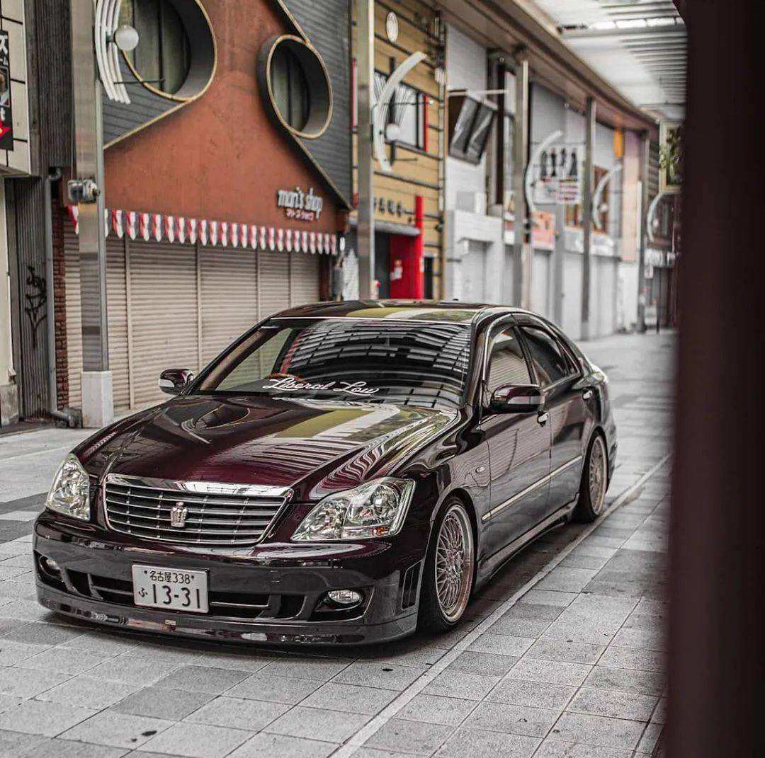 国产皇冠改进口皇冠,退市的国产车