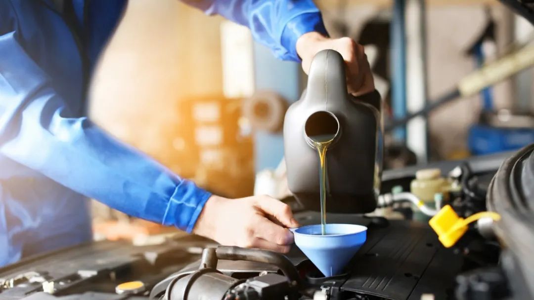 机油消耗大用增加机油标号吗,机油标号可以乱标吗