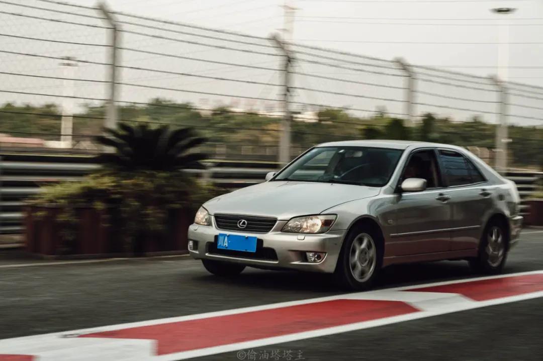 烂漫灵魂归属—雷克萨斯is200