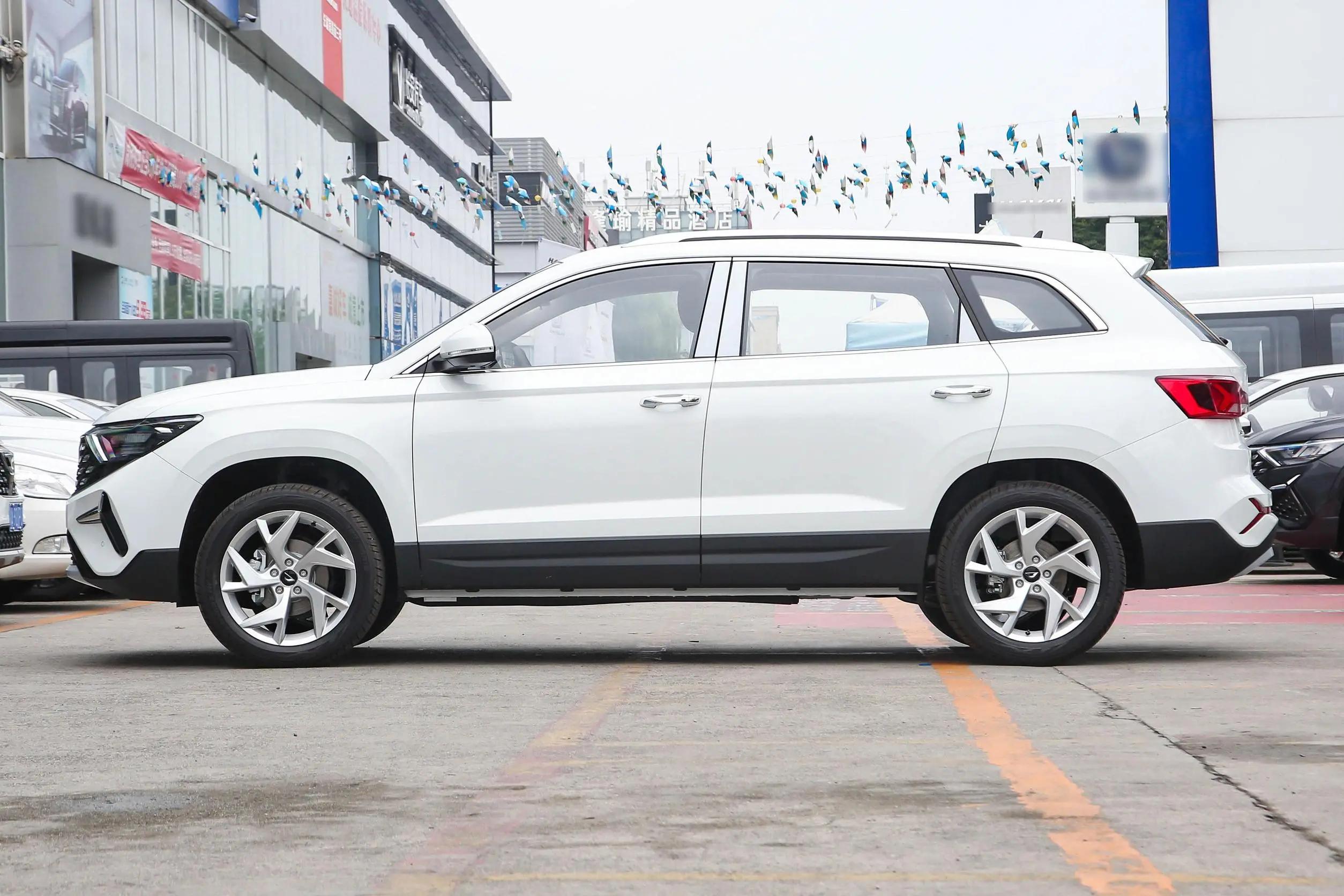 12多万合资suv,12万以内suv买长安还是奇瑞