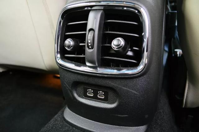 女性开宝马mini给人什么感觉,年轻人第一台车建议选宝马mini吗