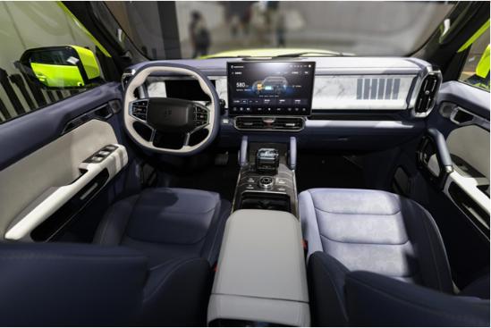 旅行者和坦克300实战越野对比,1000到2000入门级公路越野推荐