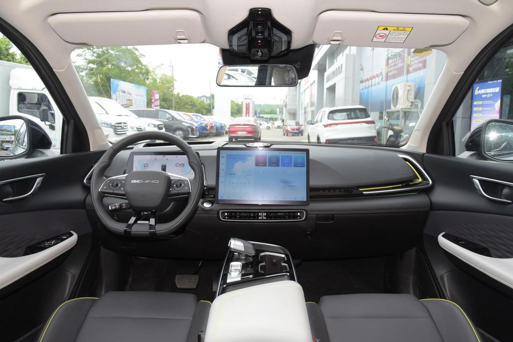 超跑同款技术，一公里6毛，体验北汽魔方。