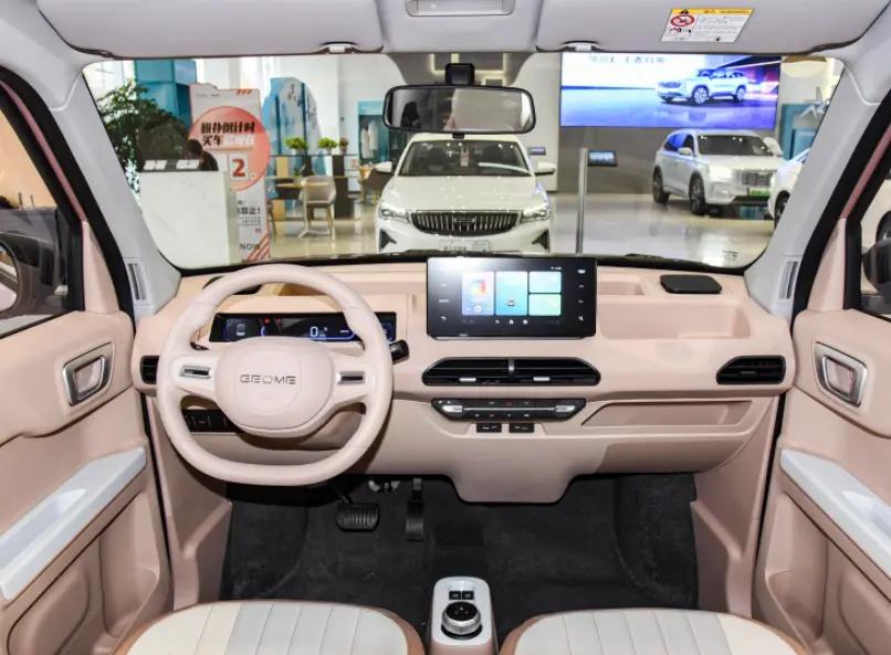 熊猫版五菱mini,吉利熊猫和五菱mini哪个质量好