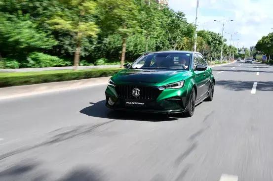 上汽名爵全新mg6试驾,全新名爵mg6赛道试驾视频