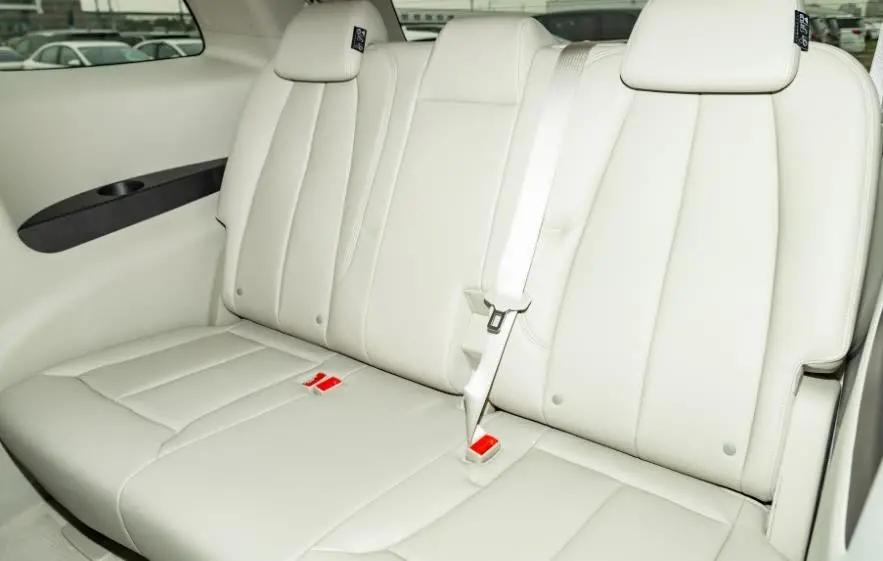 别克gl82020款陆上公务舱652t豪华型,2022别克gl8陆上公务舱652舒适型