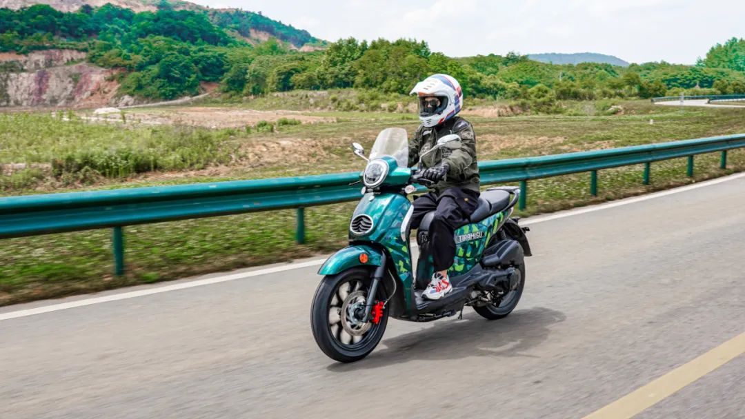 金城摩托提拉米苏都市版jc150t-ae,金城adiva200和金城提拉米苏200