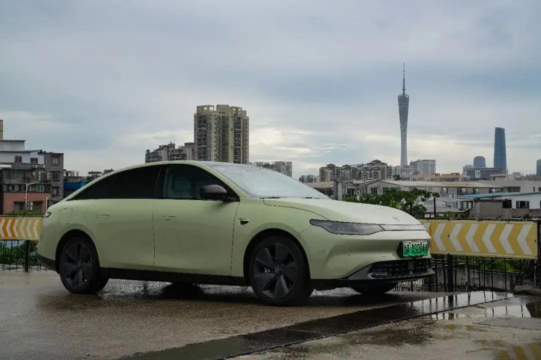 预售价18-27万元零跑c01开启预售,零跑c01纯电715公里续航实测