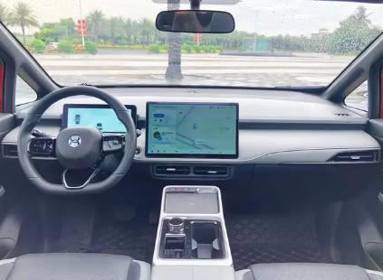 合创z03潮酷版620km驾驶感受,合创z03上路外观视频