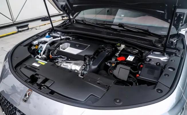 堪称“垫底”的豪华品牌，手握三款新车，DS到底还有没有活路？