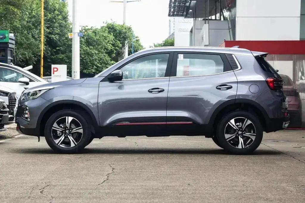 小型代步suv,动力强空间大配置高的中型suv