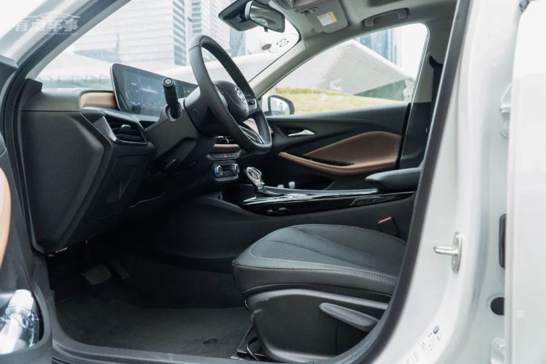 别克威朗pro2022款性价比,别克威朗progs试驾白色