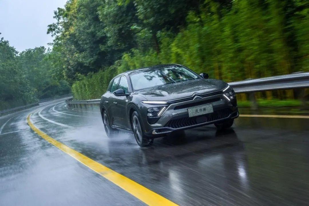 23款凡尔赛c5x各方面怎么样,法系最良心的三款凡尔赛c5x车