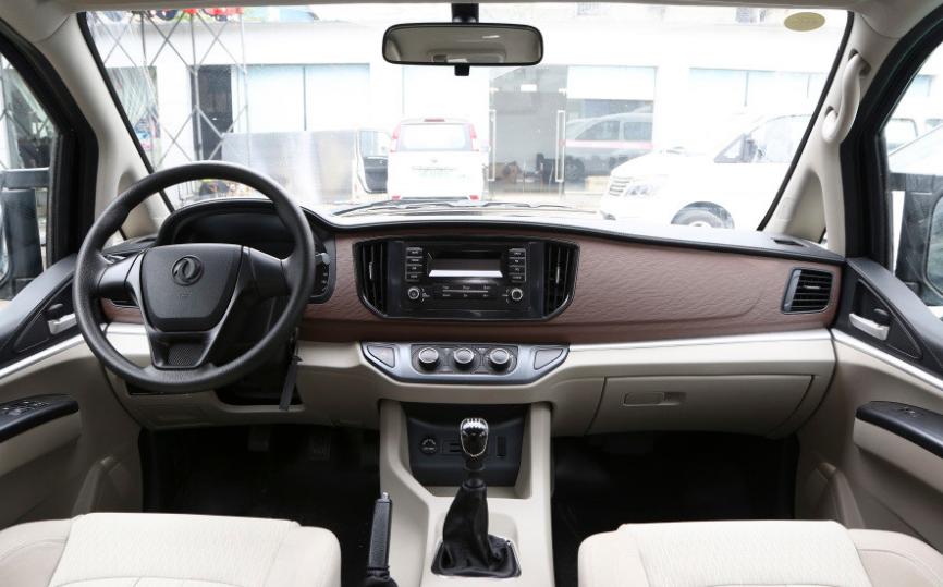 菱智五座空间,9万元落地mpv