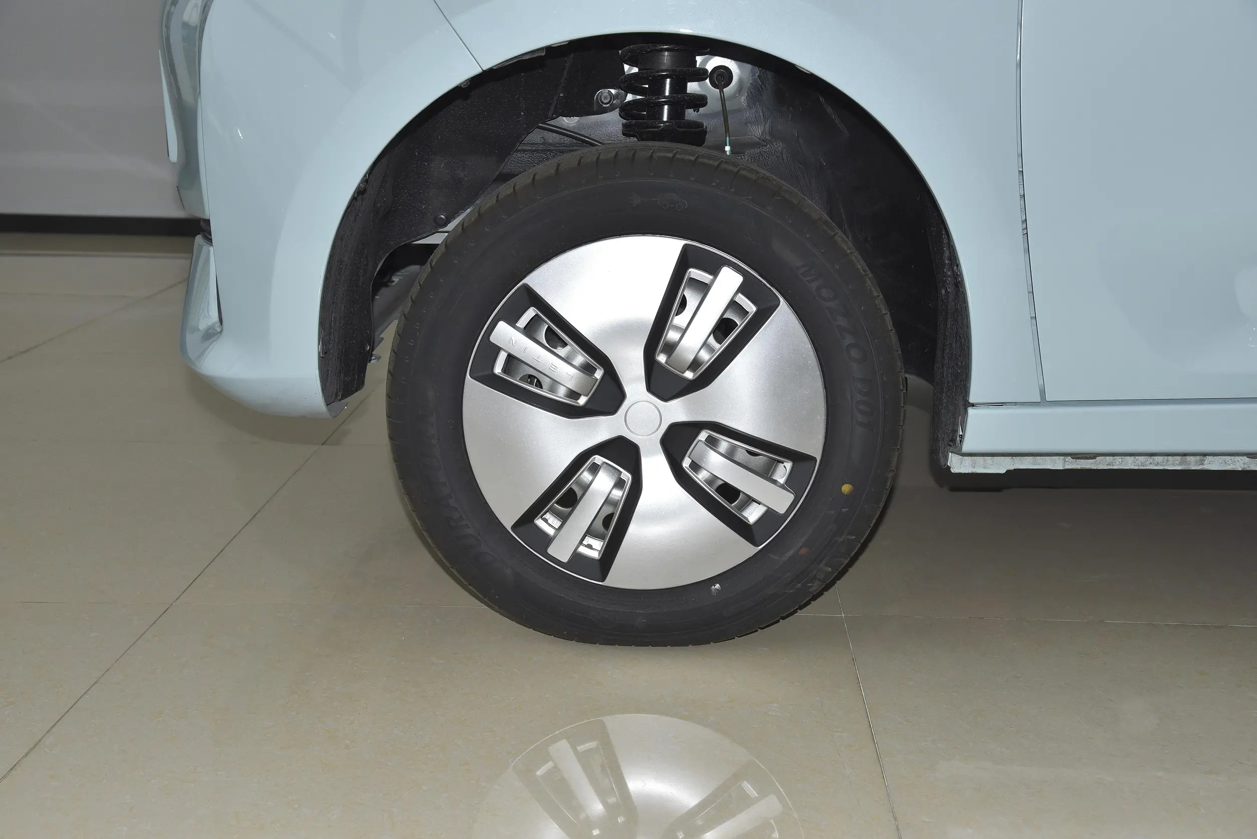 雷丁芒果新能源汽车两门四座,雷丁芒果300公里续航3款车怎样选