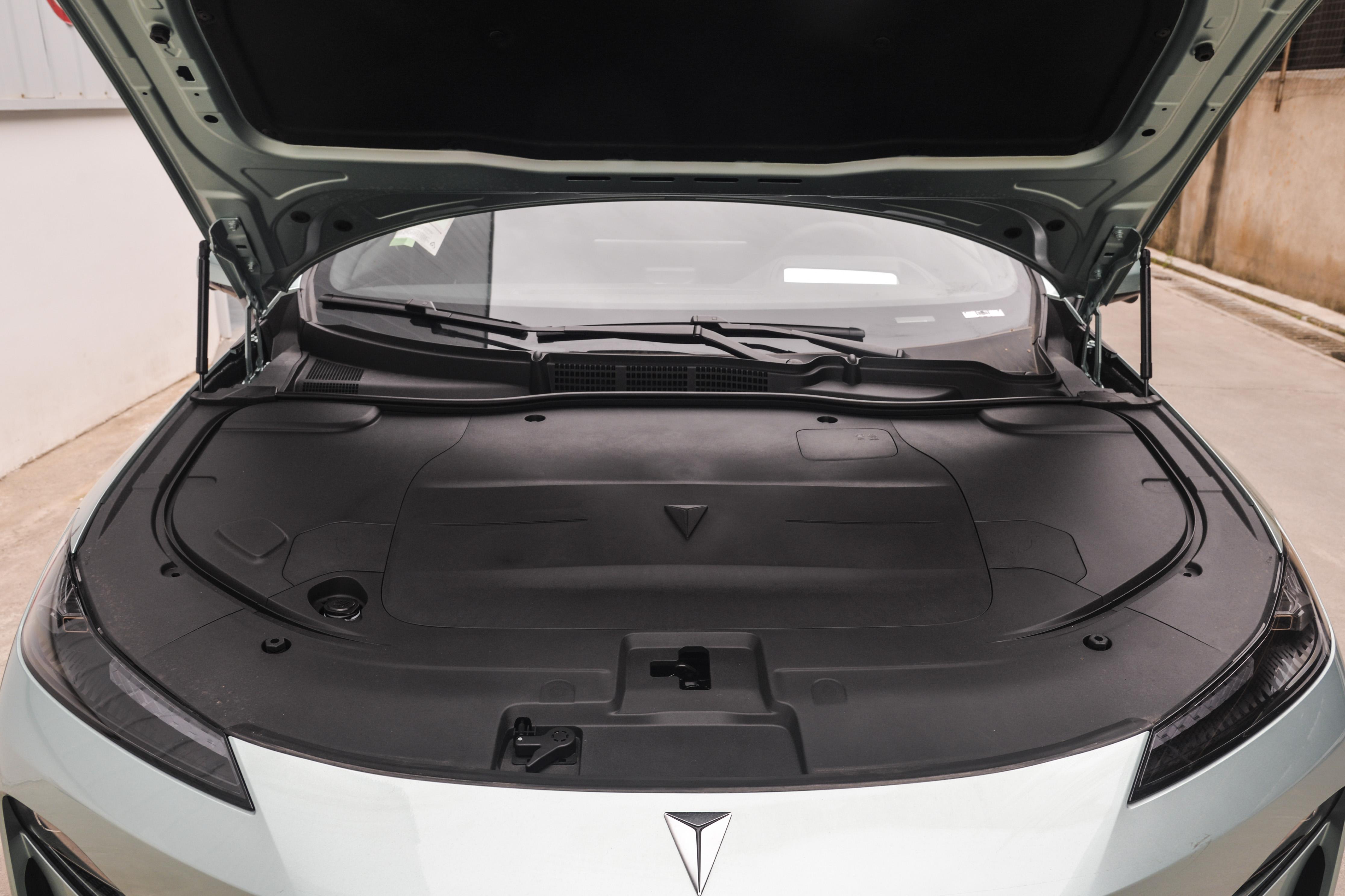 荣威d7dmh驭光蓝和刀锋银对比,插电版荣威d7值得选吗