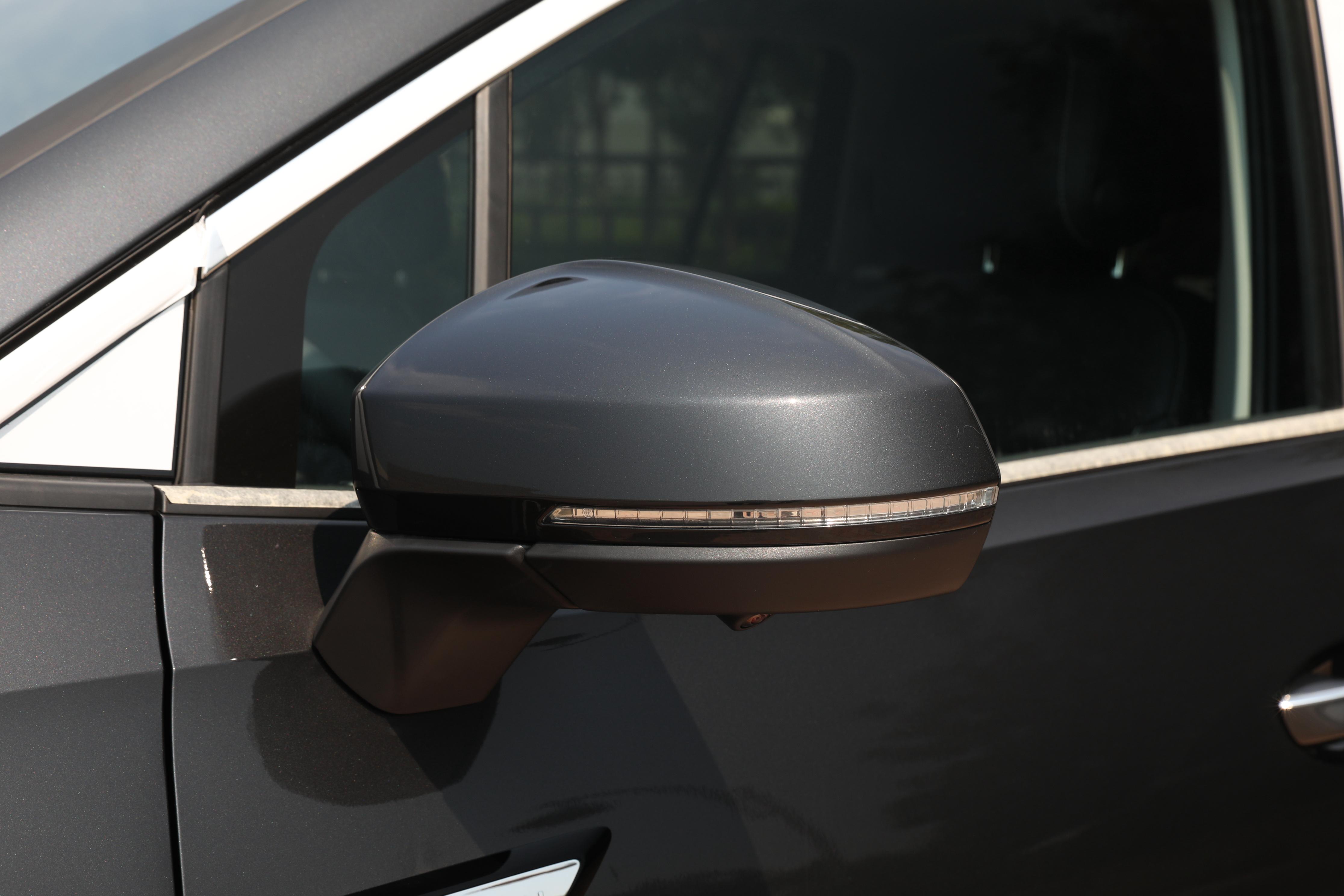 优惠6万元的车,六座的suv大众揽境内饰升级