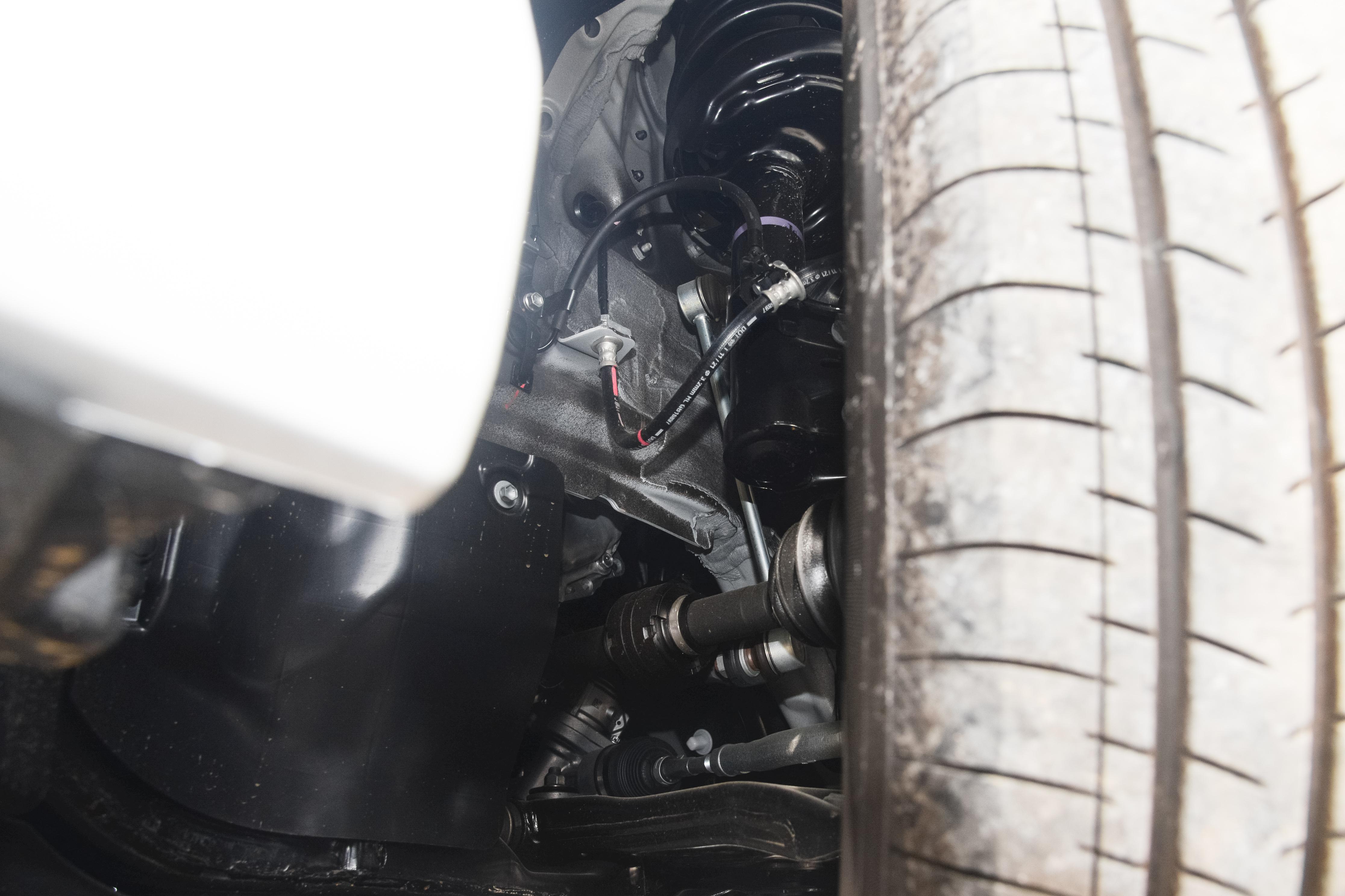 丰田凯美瑞2.5混动入门版测试,新丰田凯美瑞2.5升混动版到店实拍