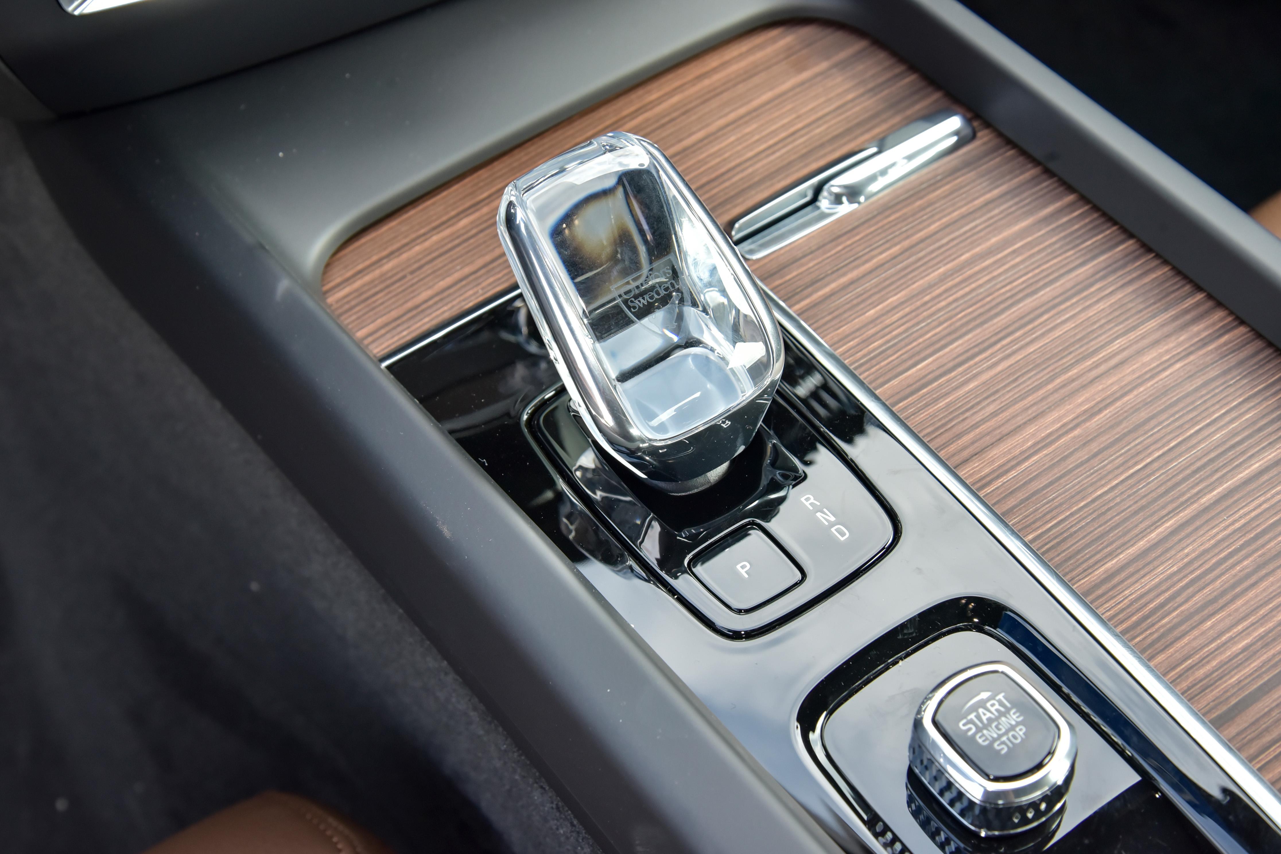 绅士赛车,感受优质试驾全新沃尔沃s60