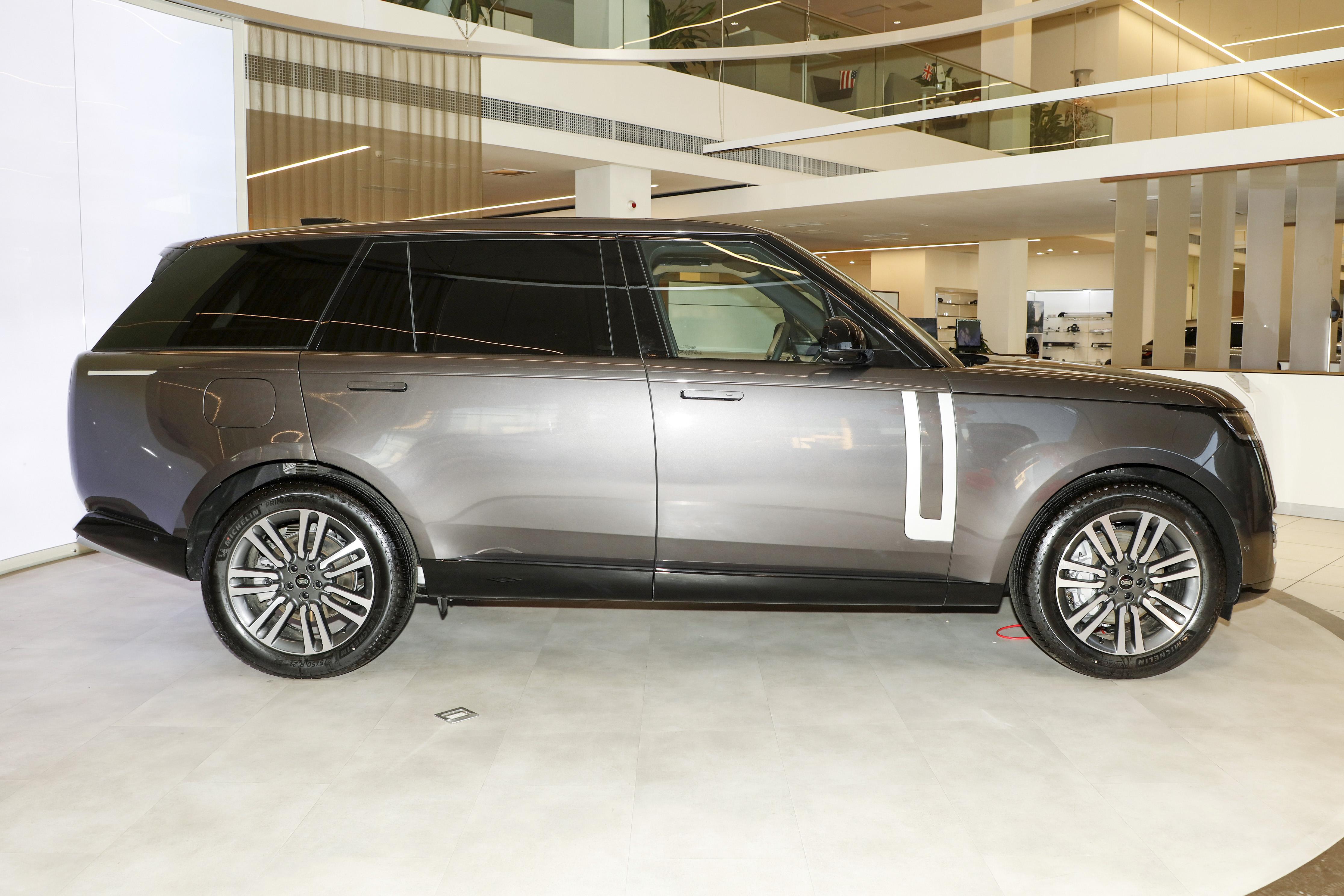 路虎揽胜车长5.4米是哪一款,新款路虎揽胜直列六缸