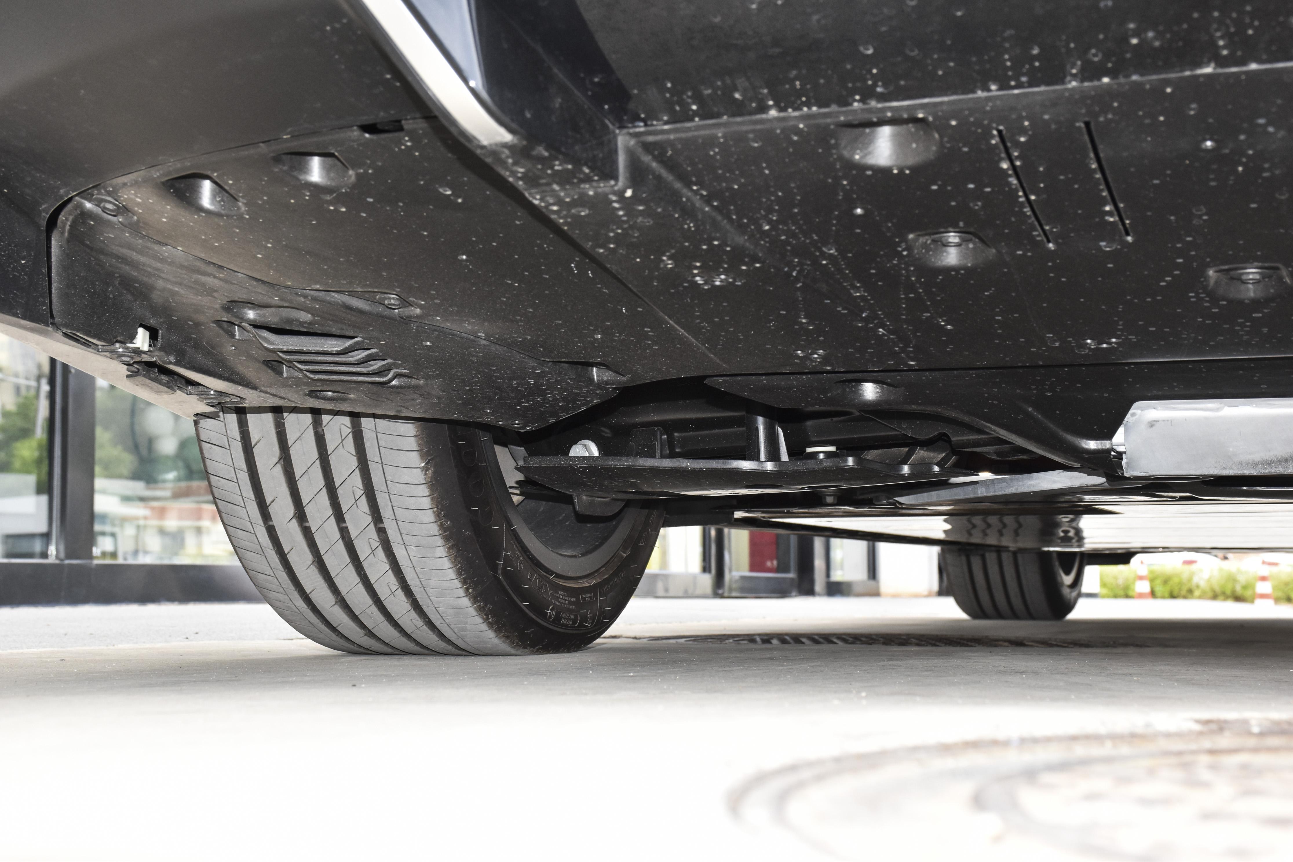 宝马落地25万左右轿跑,落地25万的宝马中型车