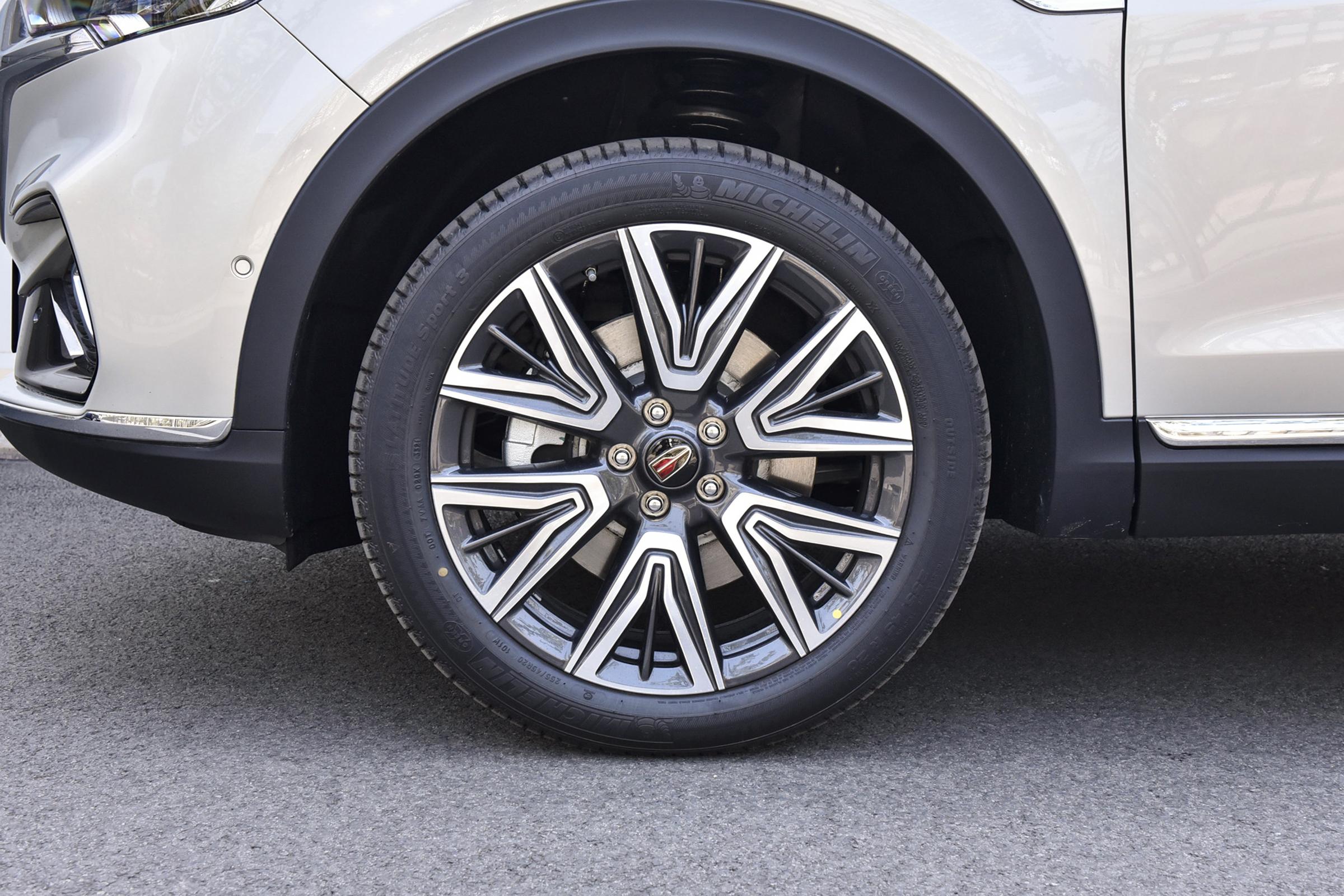 红旗suv车hs5保养价格,红旗hs5异地买车本地保养