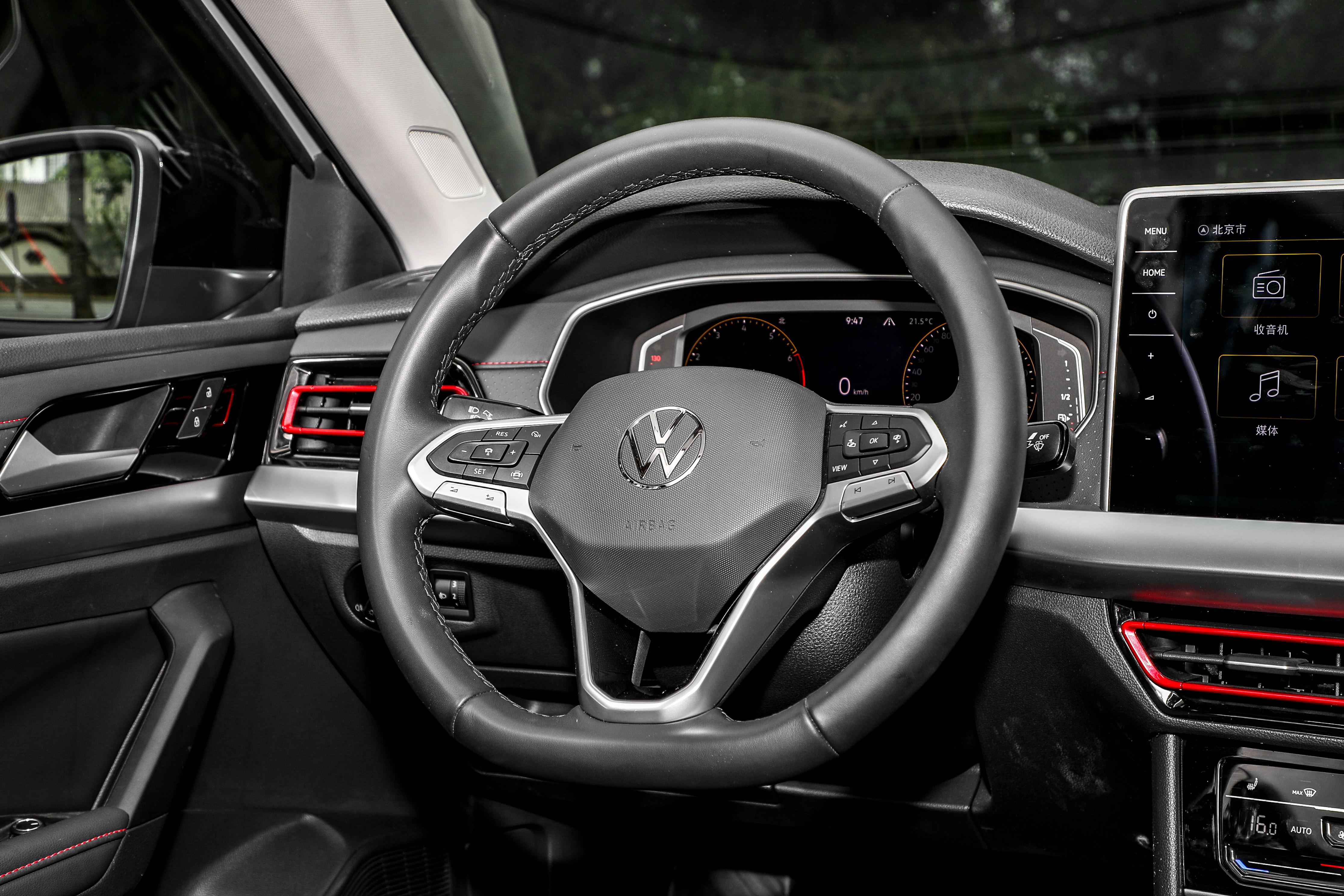 全新大众朗逸轿车13万左右,大众朗逸十五万以内落地轿车推荐