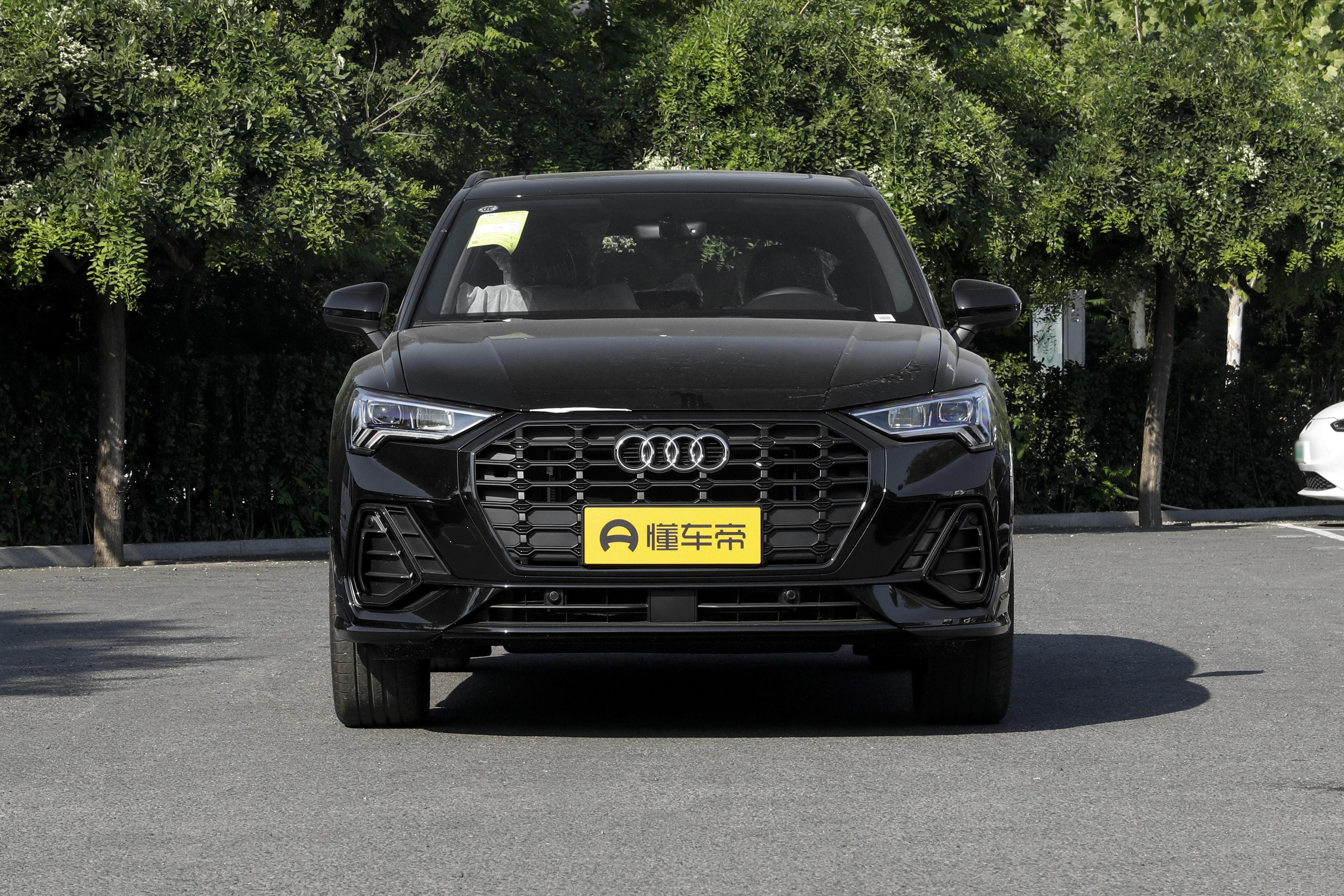 奥迪q3什么颜色好看,奥迪q3值得购买吗24款