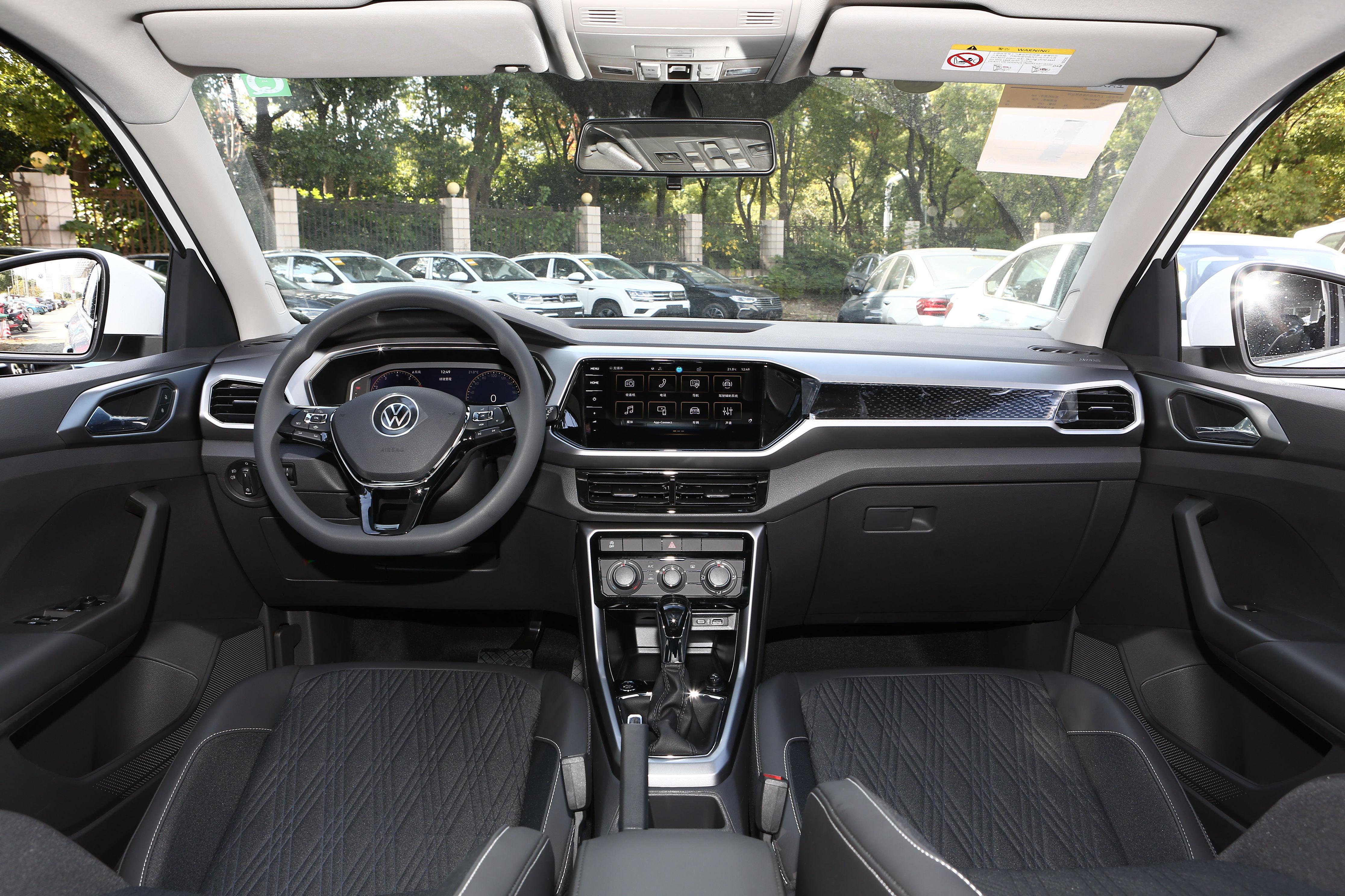 途铠2023款舒适版1.5t测评,最新款大众途铠小型SUV价格参数