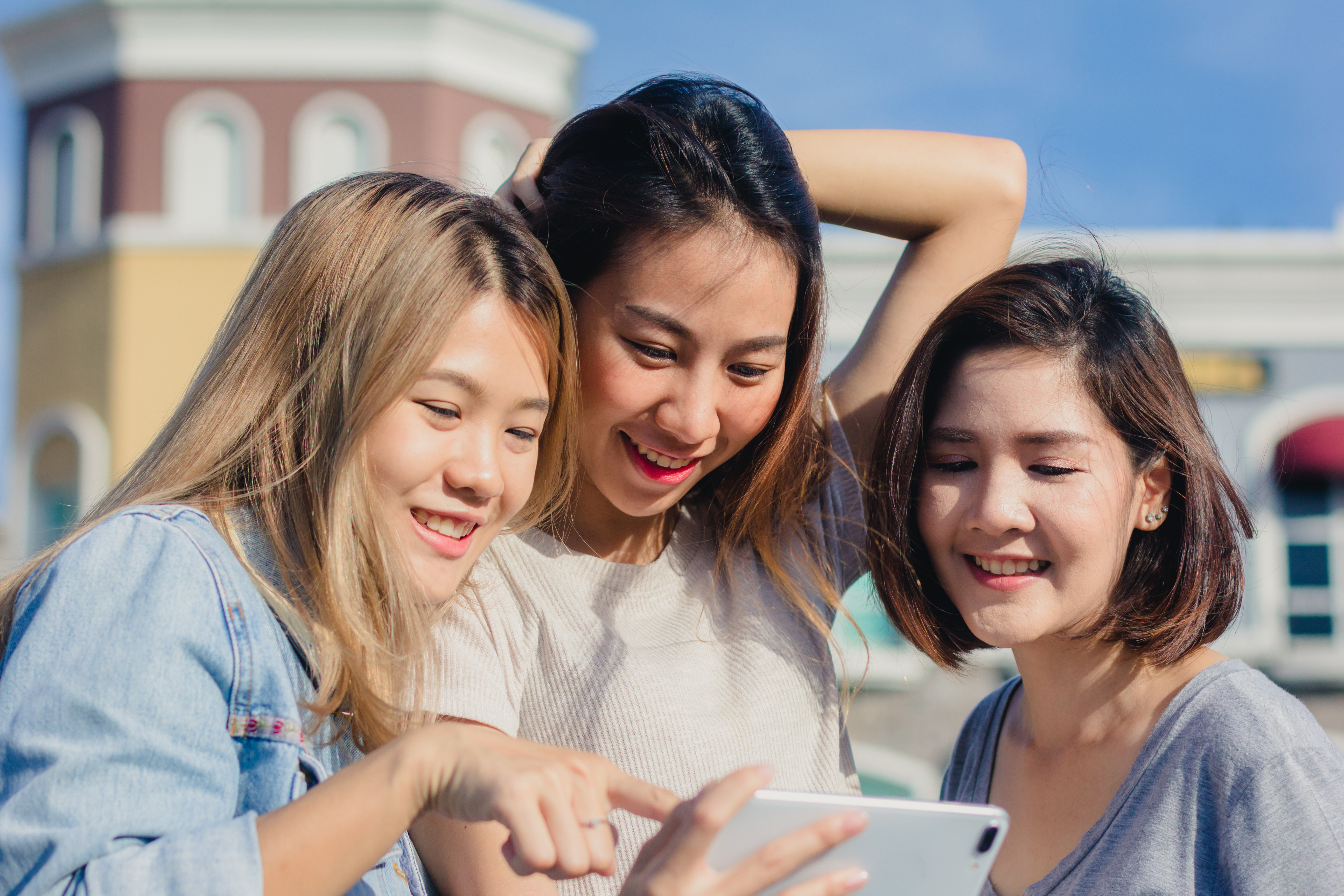 女性内生殖器官中，输卵管、卵巢被称为子宫附件