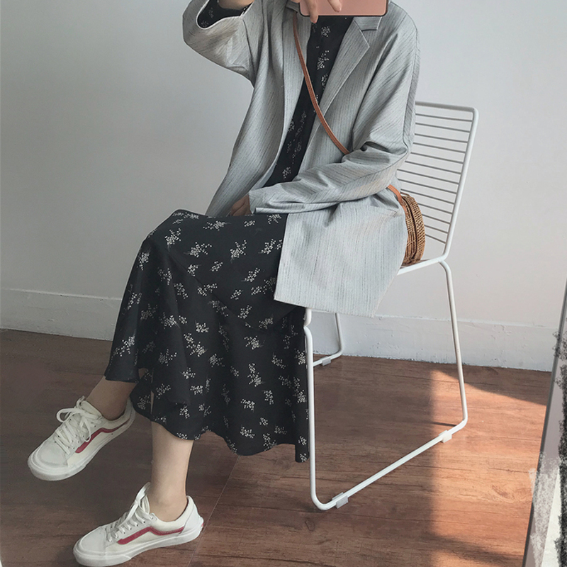 怎么搭都好看！教你碎花裙穿搭的正确模式