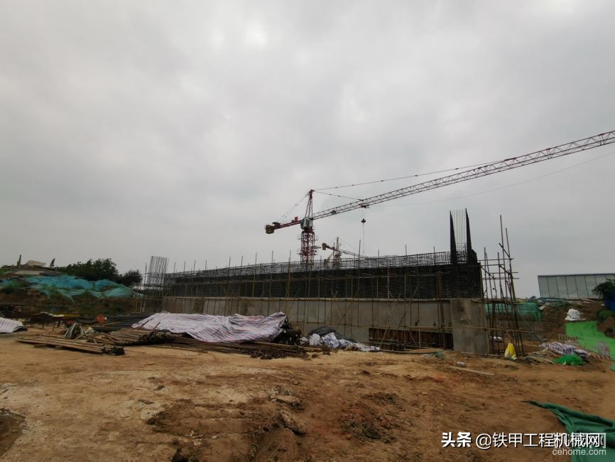 挖掘机速度快好吗,徐工挖掘机油耗对照表