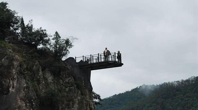 浙江有哪些有瀑布的旅游景点,浙江旅游景点推荐瀑布