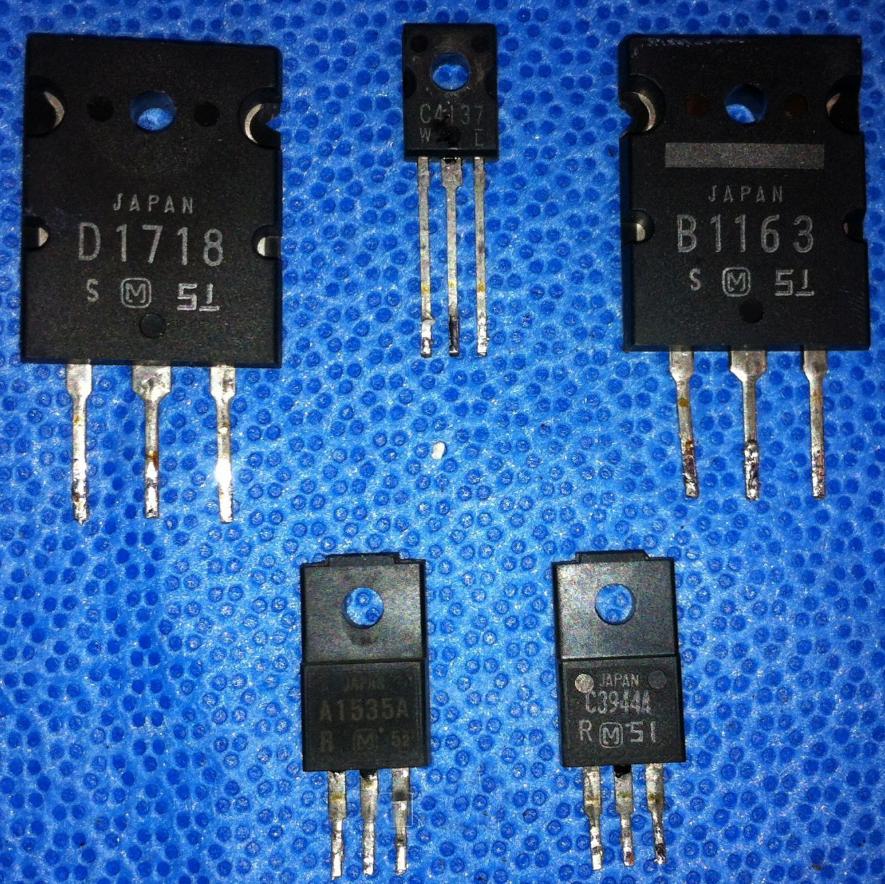 修一台建伍高端功放内部线路不亚于一台黑白电视机