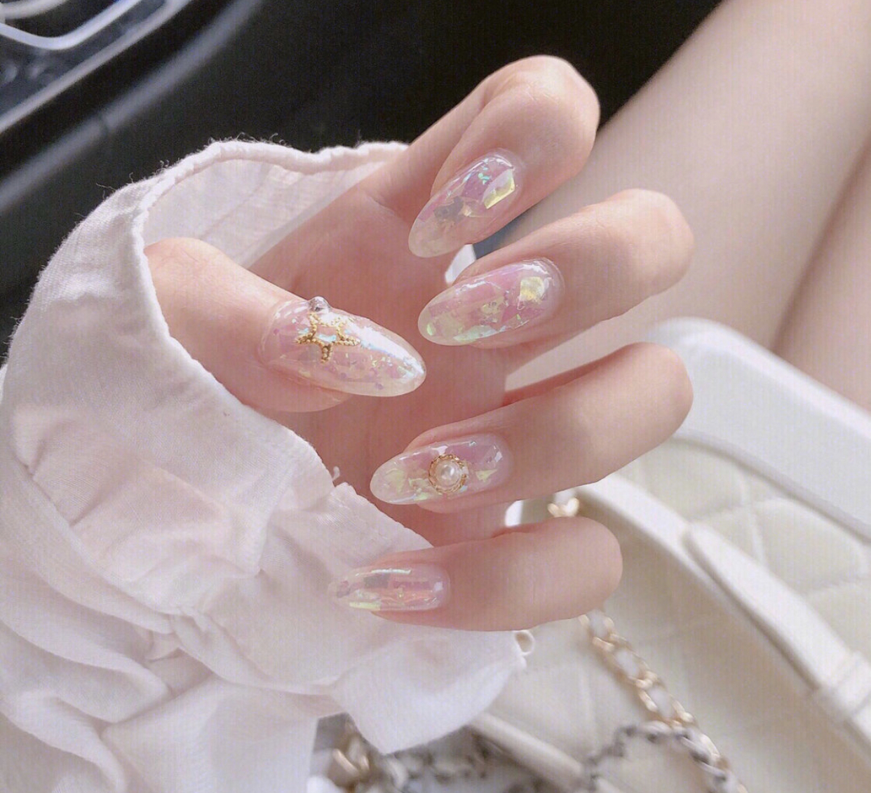 美甲夏日显白气质清冷,夏日仙气美甲适合指甲往里面长的