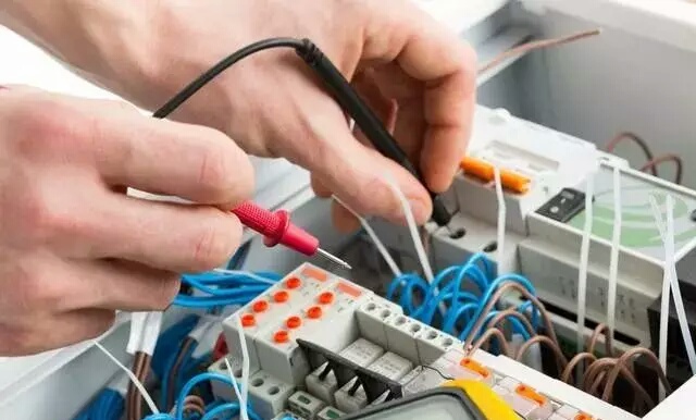 维修电工高级技师与电工技师区别,维修电工常见故障处理方法