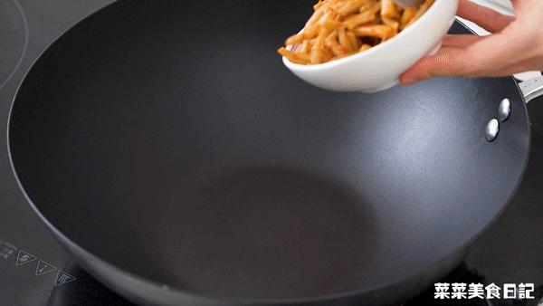 一年卖出70亿!摆摊有它必火,香到城管都要来一碗