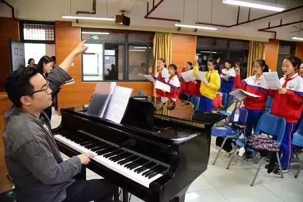 从逃学被嫌弃到和周杰伦演出,所有的“坏孩子”都缺一个好老师