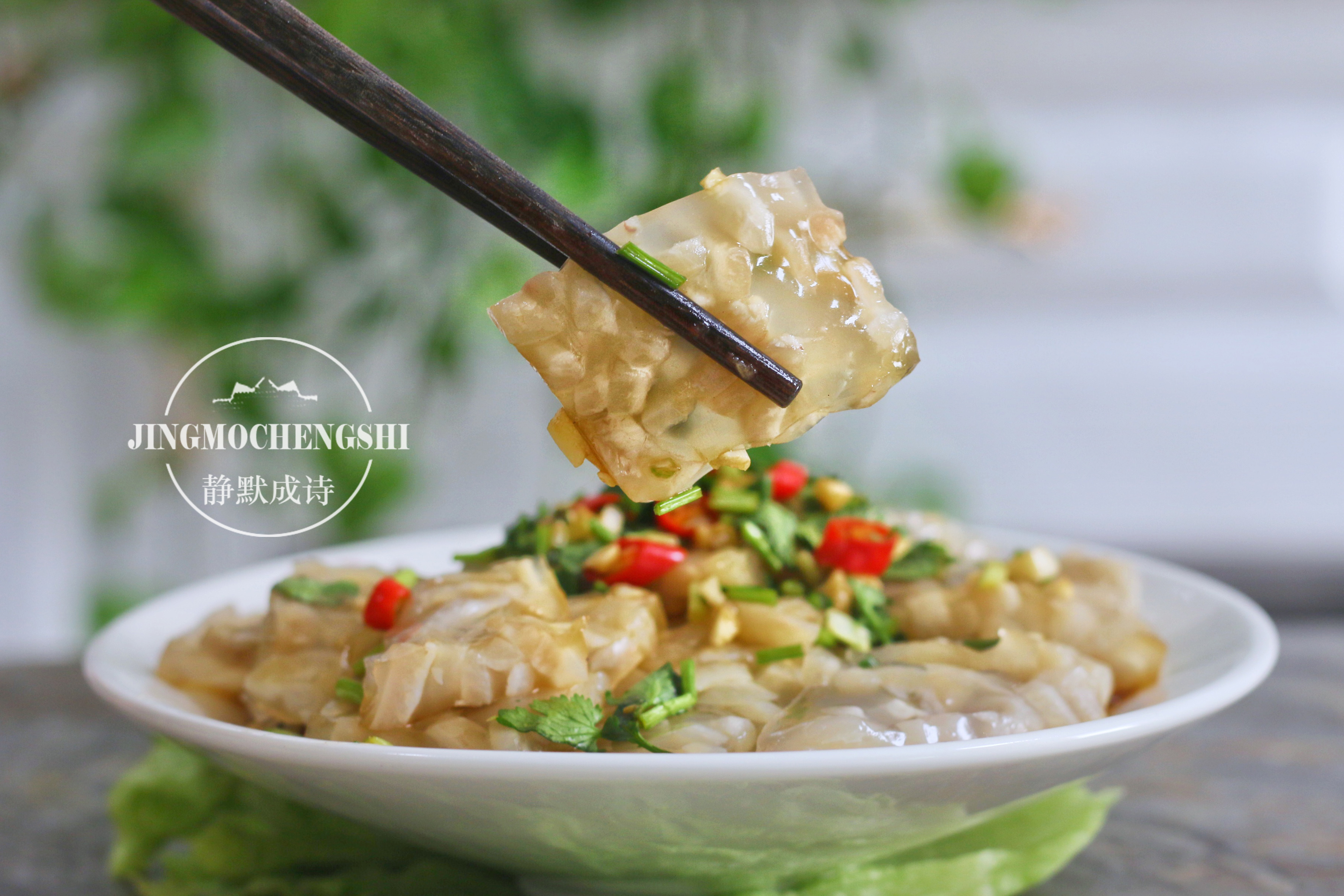 熬皮冻时什么时候加食用胶,熬皮冻要清冻