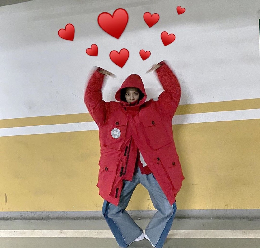 宋妍霏近日私服穿搭look,宋妍霏穿搭绿色背心