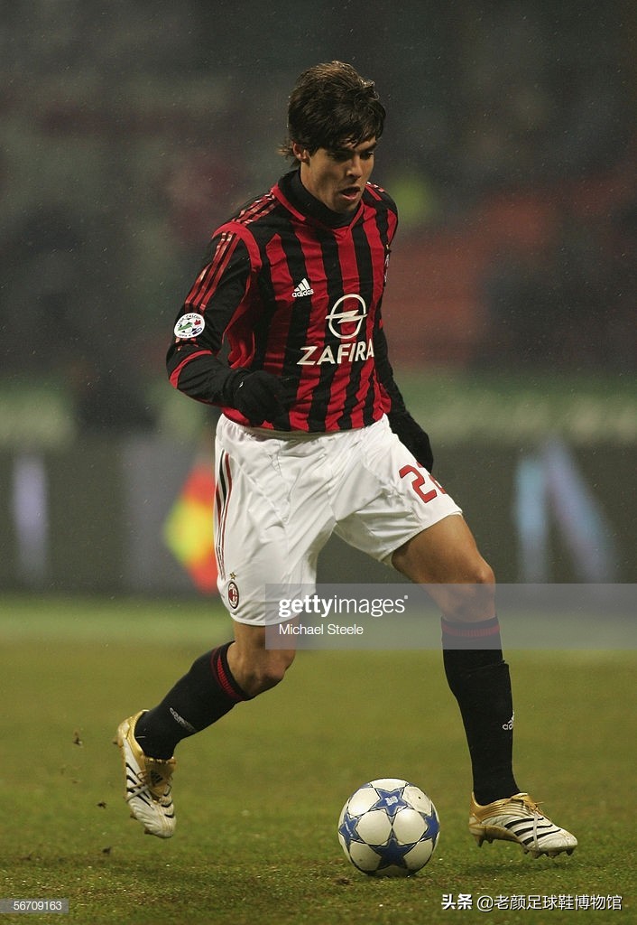 中国最新足球鞋设计,设计最好的足球鞋